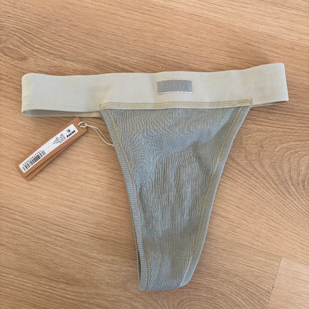 SKIMS Cotton Rib Mid-Rise Thong – BNWT
